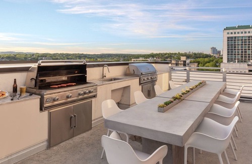 West End Complejo | 1BD/Austin - Rooftop Pool & Firepit, BBQ!