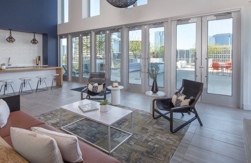 Civic District Complejo | 1BD/Austin - Rooftop Pool & Firepit, BBQ!