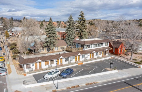 West Colorado Springs Apartamento | 1BD Mnt View Suitehikingdogs Welcome!