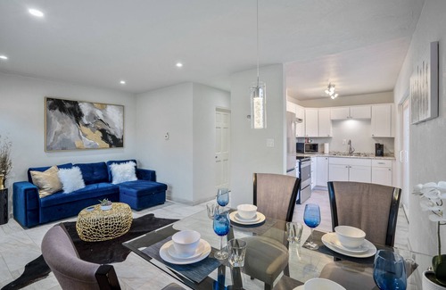 University Heights Apartamento | 1bd1ba Apartment 6min drive to UNM Hospital 5min drive to Presbyterian Hospital.