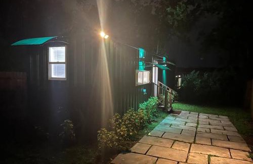 Winter Haven Chalet De Esquí | 1Bed 1Bath Container Home Centrally Located