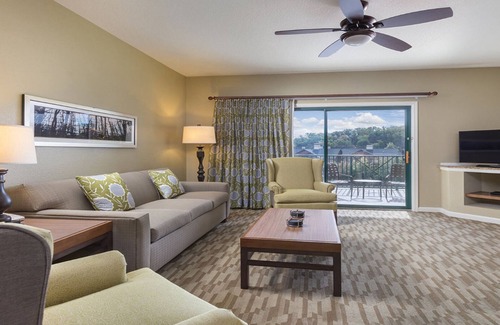 Sevierville Complejo | 1Bed/1Bath - Smoky Mountains Retreat! Stunning Views, Pools, and More!