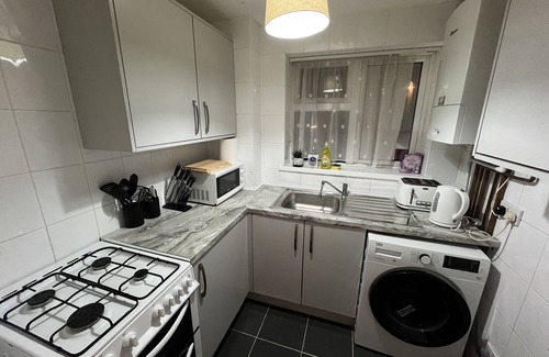 Seisdon Casa | 1Bed House with Driveway