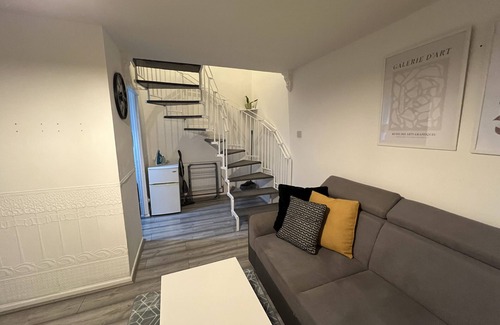 Seisdon Casa | 1Bed House with Driveway