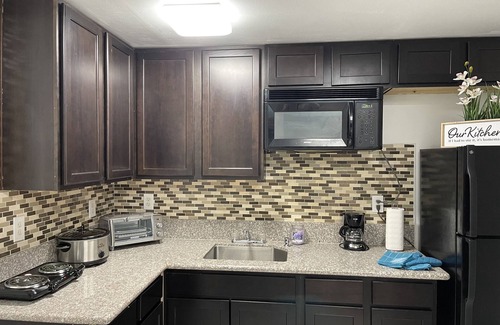Las Vegas Casa | 1Bedroom guest suite NO CLEANING FEE w/free parking & WiFi for up to 4 guests