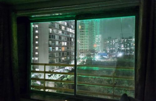 Pimpri - Chinchwad Apartamento | 1BHK #401 Feel At Home Netflix & High Speed Net Self Service Apartment