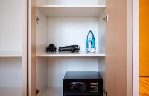 Al Satwa Apartamento | 1BHK Retreat with Modern Touches