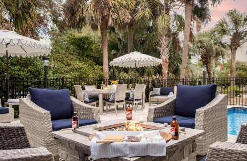Beachwood East Casa | 1blck to Beach Pool Firepit Outdoor Kitchen Game Room Pelican by AvantStay