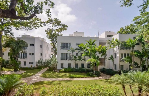 La Esplanada Apartamento | 1BR/1BA Beachside condo: Savor poolside living with parking included