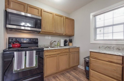 Beacon Hill Condominio | 1BR & 1BA furnished Apt- Washer/Dryer- Fully Equipped Kitchen- Monthly Rental
