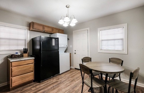 Beacon Hill Condominio | 1BR & 1BA furnished Apt- Washer/Dryer- Fully Equipped Kitchen- Monthly Rental