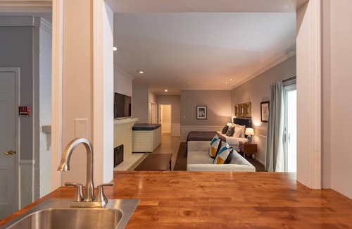 Nashville Hotel | 1BR, 1BA Luxury Hot tub Suite