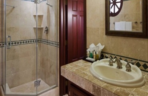 Diamond Valley Complejo | 1BR/2BA with Kitchen & Private Roof Top Deck w/ Pool