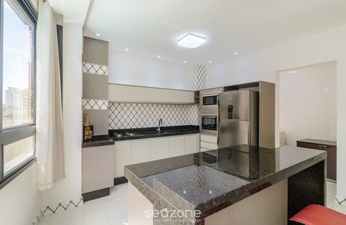 Nacoes Apartamento | 1BR Apt w/Pool 650m From Beach Pdn0113