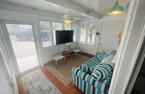 Emerald Isle Casa | 1BR beach getaway: pool, pier, sunset views. Full amenities. Near beach access.