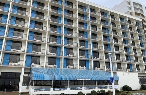 Virginia Beach Condominio | 1BR Boardwalk Stay / Ocean Views
