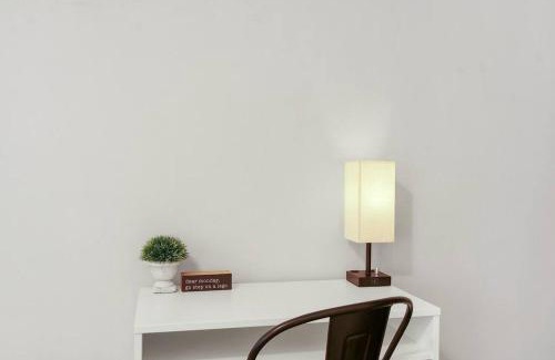 Hyde Park Apartamento | 1BR Bright and Airy Apt in Hyde Park - Hyde Park 109 and 209 rep