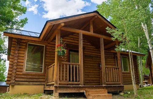 Pagosa Springs Casa | 1BR Cabin, High Creek Lodge & Cabins, Outdoor Hot Tubs & Skiing