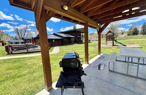 Pagosa Springs Casa | 1BR Cabin, High Creek Lodge & Cabins, Outdoor Hot Tubs & Skiing