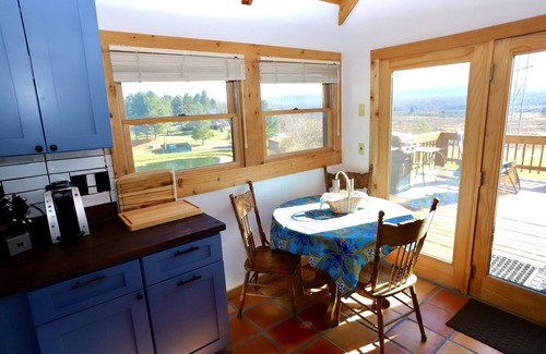 Davis Cabina | 1BR cabin plus loft sleeps 6 fantastic views