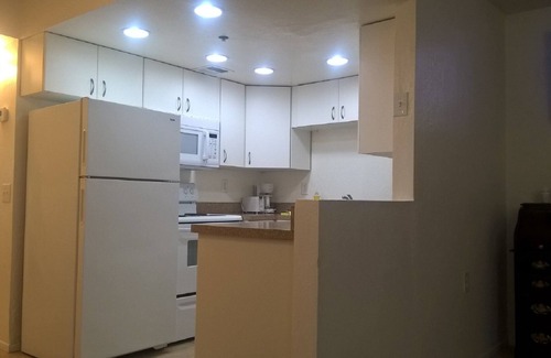 Surprise Condominio | 1BR Condo en sorpresa junto a Sun Cities 2nd Floor Nadie arriba