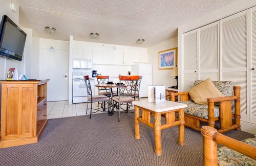 Diamond Head - Kapahulu - St. Louis Condominio | 1BR Condo near Waikiki Beach w/ Private Lanai