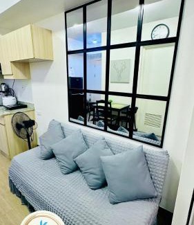 A. Bonifacio Apartamento | 1BR Condo Unit at Celandine Condominium Near Ayala Cloverleaf Mall