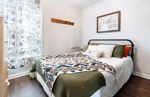 Pass Christian Casa | 1BR Condo Walk to Beach - Marina Views