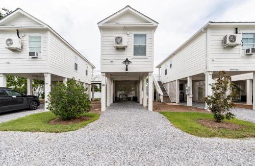 Pass Christian Casa | 1BR Condo Walk to Beach - Marina Views