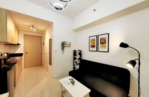 Barangka Ilaya Apartamento | 1BR Condotel with Balcony at SM Light Residences #LT05