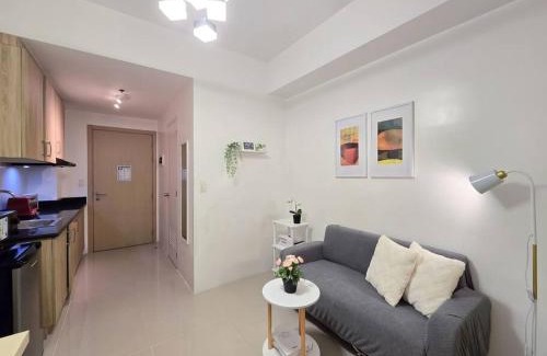 Barangka Ilaya Apartamento | 1BR Condotel with Balcony at SM Light Residences #LT09