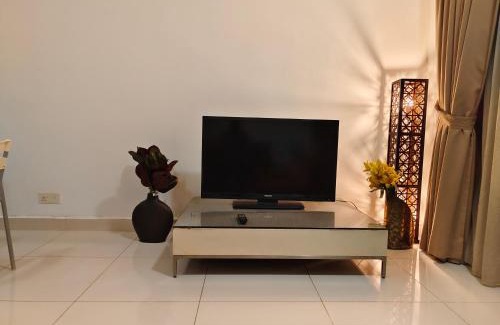 Chow Kit Apartamento | 1BR cozy apartment Regalia Residence the sky pool suite