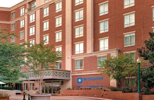 Old Town West Condominio | 1br Deluxe Condo Experience US History!