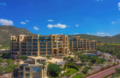 La Paz Apartamento | 1BR Golf View & Private Balcony at Vistamar