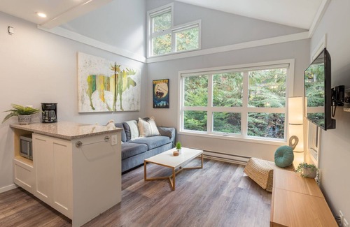 Whistler Creekside Condominio | 1BR Condo by Creekside Gondola | Free Parking