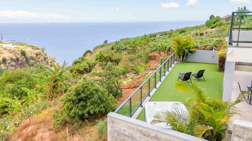 Estreito da Calheta Casa | 1BR House - Garden & Hot Tub - Estreito da Calheta