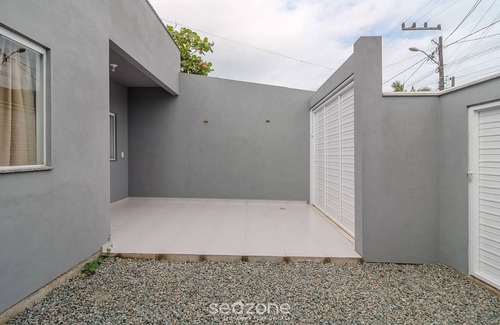 Praia da Armacao do Itapocoroi Apartamento | 1BR House w/BBQ & Garage in Penha Jcs0004