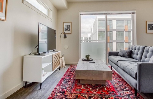 Downtown Apartamento | 1BR in Redmond with On-Site Amenities