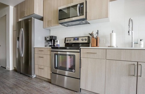 Downtown Apartamento | 1BR in Redmond with On-Site Amenities
