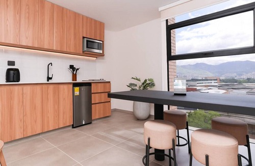 San Diego Apartamento | 1BR + Jacuzzi - El Poblado, Coworking Ready