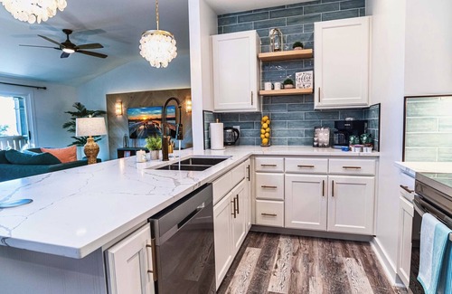 St. Augustine Condominio | 1BR King bed-private balcony-luxury-laundry in unit-pool-hot tub-fitness ctr