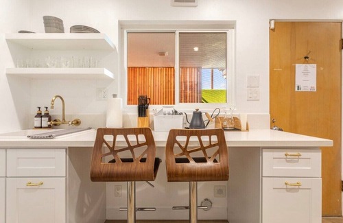Ladera Heights Apartamento | 1BR Mid-Century Apt w/ Patio, Near LAX & Beach