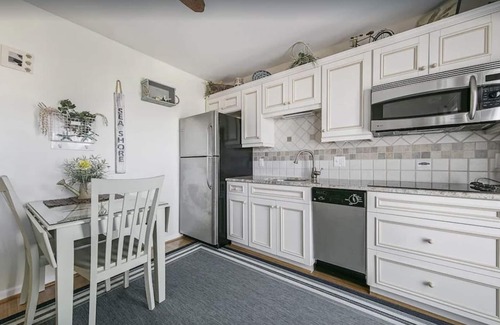 Beach Haven Condominio | 1-Bedroom oceanblock condo AND 140' from beach