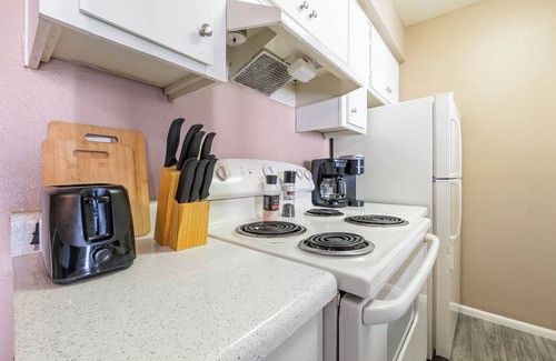 Mesa Apartamento | 1BR/Pool/Gym/1 Mi To Banner Hospital