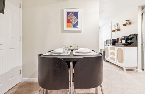 Park View Apartamento | 1BR Queen Suite w/Parking & Fast Fiber Internet