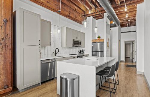 Downtown St. Louis Apartamento | 1BR Riverfront Loft-Parking-G208