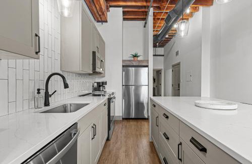 Downtown St. Louis Apartamento | 1BR Riverfront Loft-Parking-G208