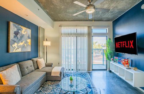 Evans Churchill Apartamento | 1BR, Roosevelt Row , Gym,Pool,Parking