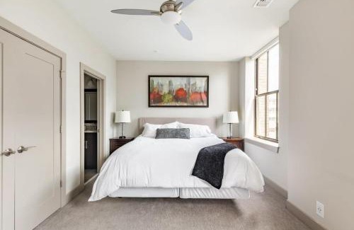 Downtown Baltimore Apartamento | 1BR Stylish Apartment With Rooftop Deck & Pool
