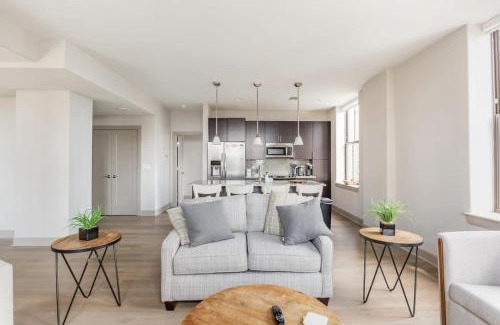 Downtown Baltimore Apartamento | 1BR Stylish Apartment With Rooftop Deck & Pool